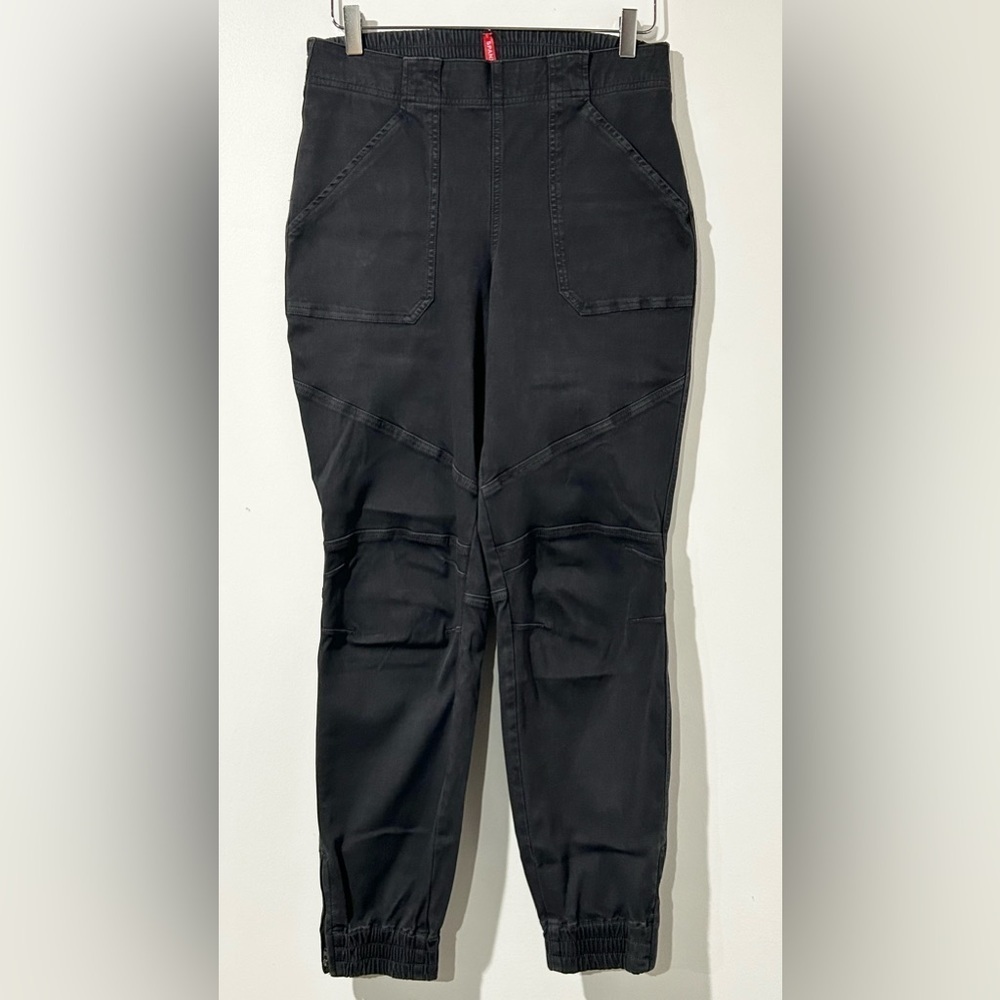 Spanx‎ Stretch Twill Cargo Jogger in Washed Black L - Picture 5 of 8
